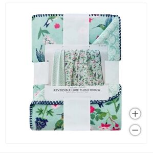 Casual Living Reversible Luxe Plush Throw